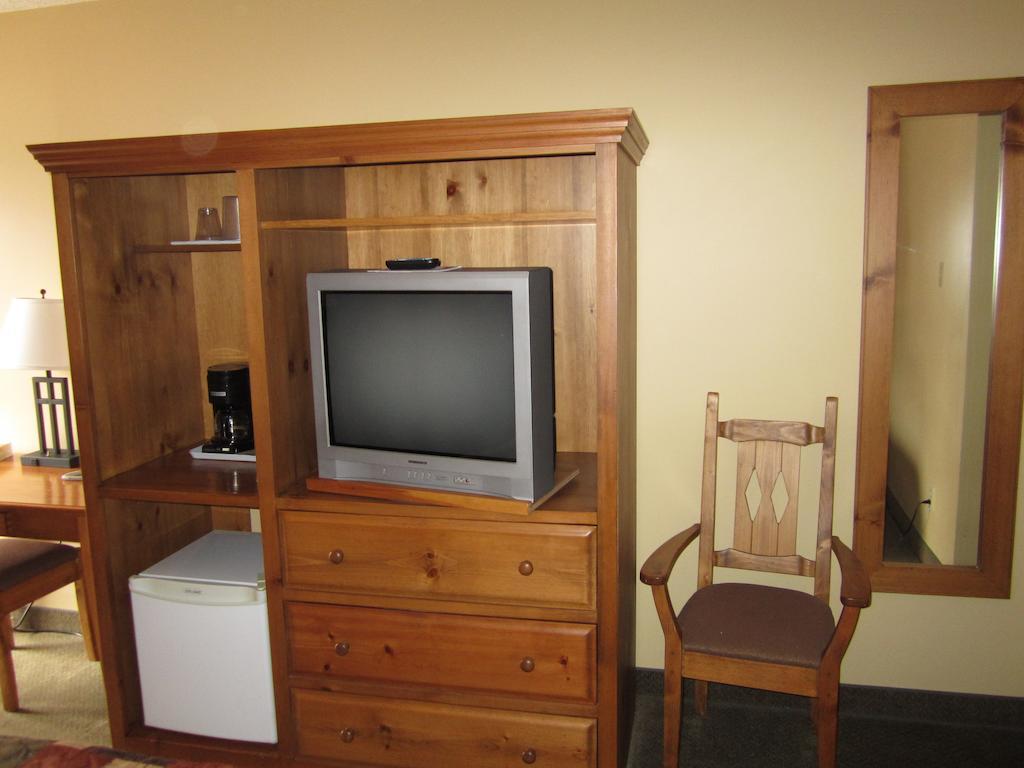 The Pine Inn Chetwynd Rom bilde