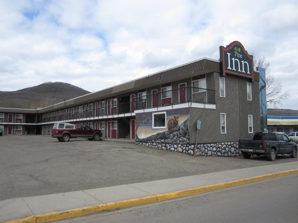The Pine Inn Chetwynd Eksteriør bilde
